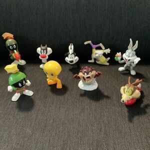 LOONEY Tunes Figures. Set of 9